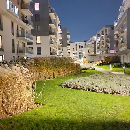 Flou 81, Parking & 700m Plaza Gdansk